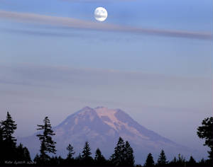 rainiermoon_0005_sm.jpg